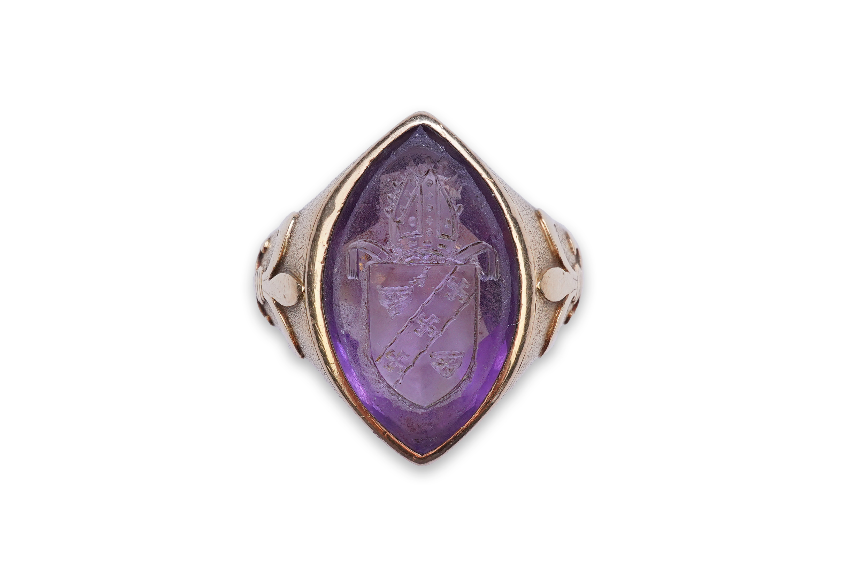 A gold and amethyst episcopal ring, early 20th century